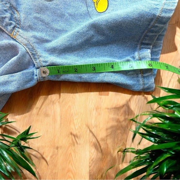 VINTAGE Mickey Mouse Girls’ Denim Shorts - Size 8 - Picture 10 of 11